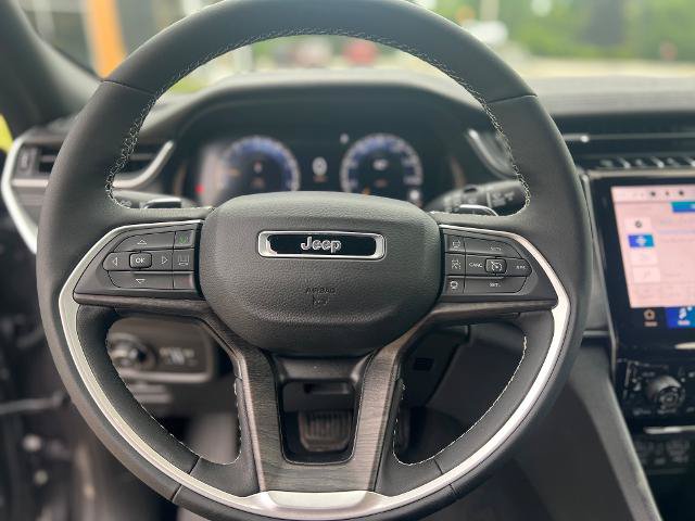 Used 2024 Jeep Grand Cherokee L Limited AWD/4WD image 14