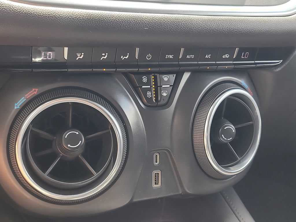 Used 2019 Chevrolet Blazer LT w/ LPO, Floor Liner Package FWD image 22