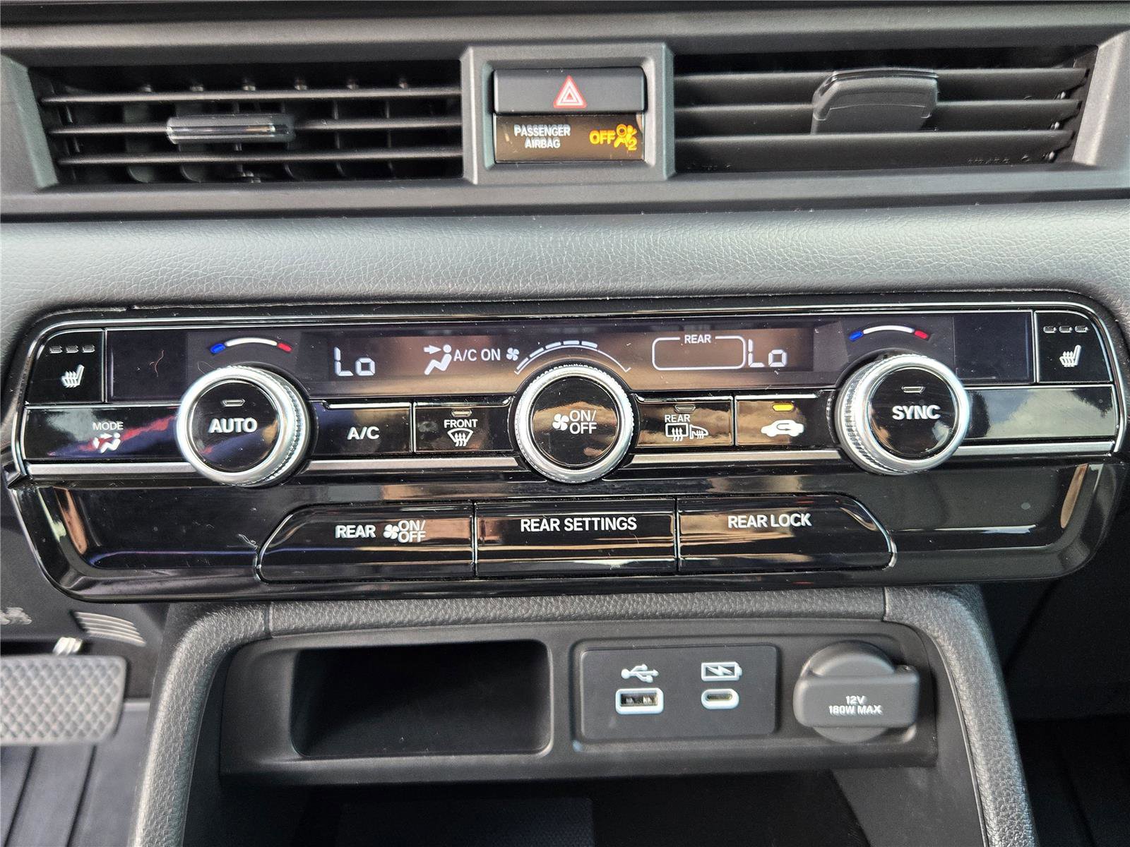 Used 2025 Honda Pilot TrailSport image 17