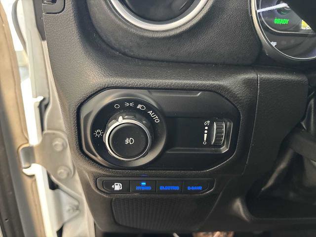 Used 2023 Jeep Wrangler Unlimited Sahara w/ Cold Weather Group image 17