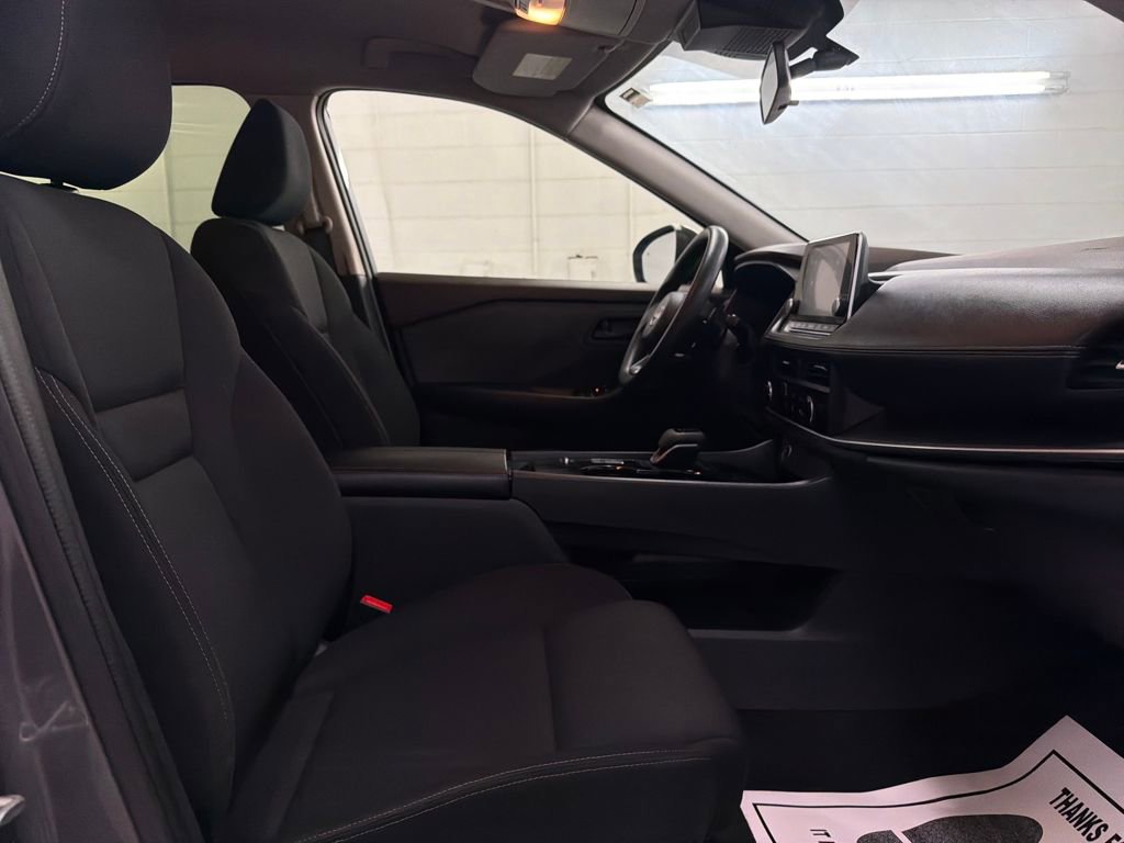 Used 2023 Nissan Rogue S image 28