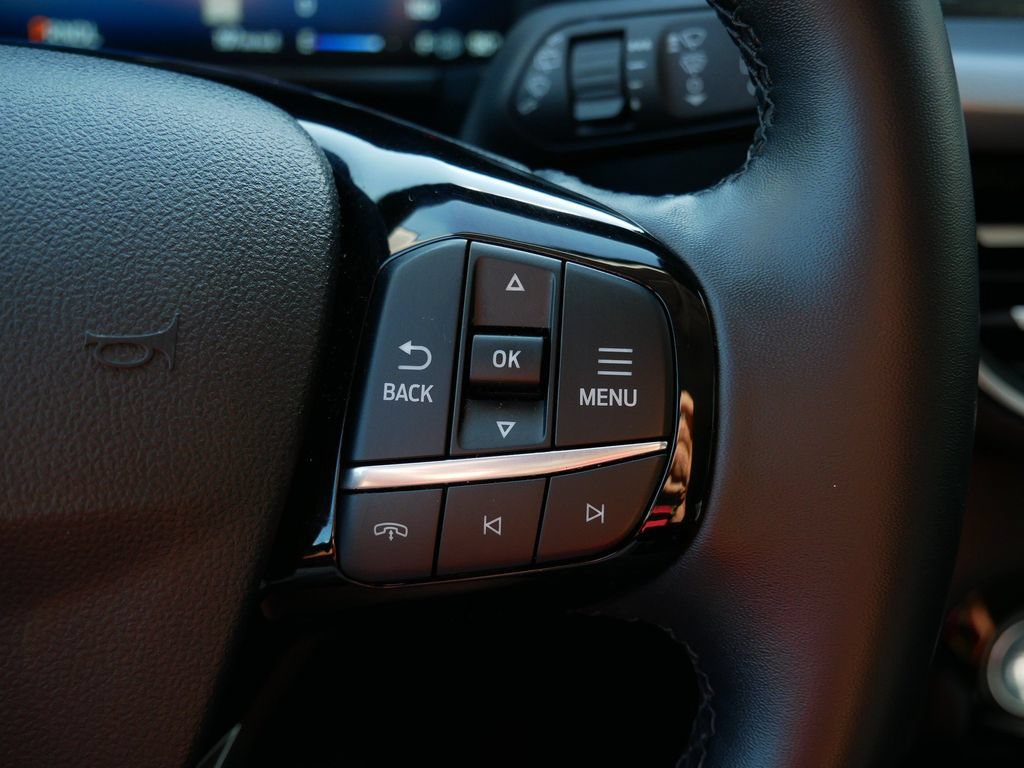 Certified 2024 Ford Escape Platinum AWD/4WD image 18