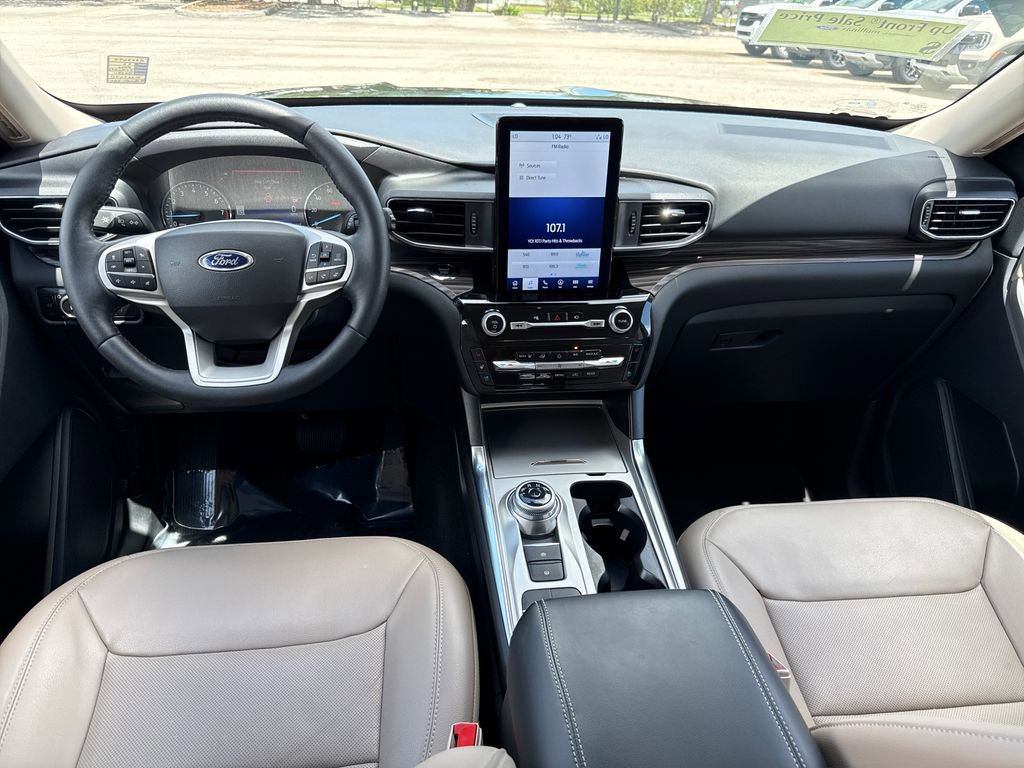 Certified 2023 Ford Explorer Limited w/ Limited Technology Package image 9