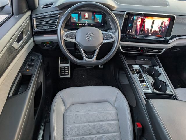 Used 2024 Volkswagen Atlas Cross Sport SEL R-Line AWD/4WD image 11