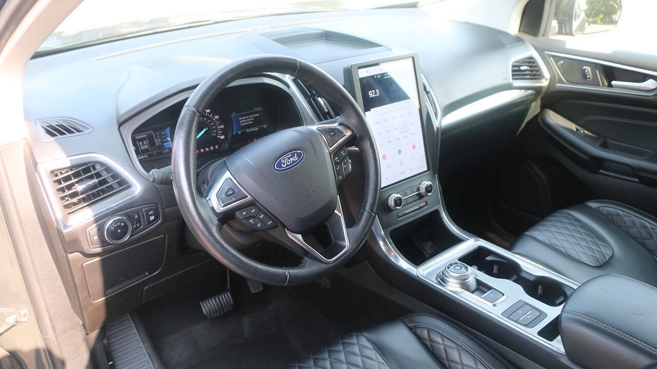 Certified 2024 Ford Edge Titanium AWD/4WD image 31