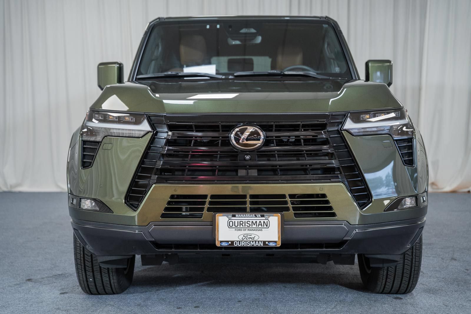 Used 2025 Lexus GX 550 w/ Cold Area Package AWD/4WD image 2