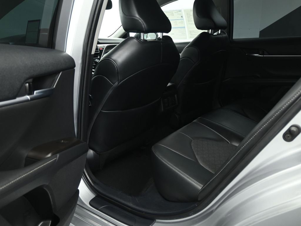 Used 2022 Toyota Camry XSE image 33