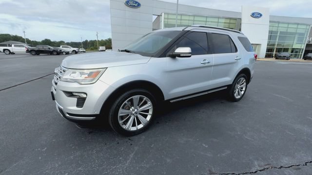 Certified 2018 Ford Explorer Limited w/ Equipment Group 301A FWD image 4