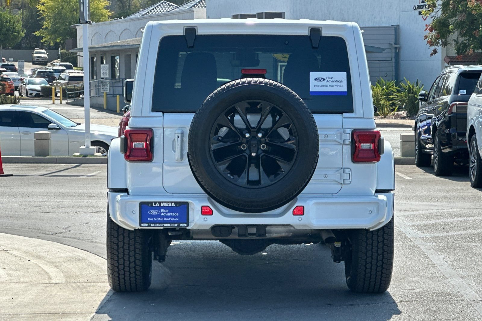 Used 2022 Jeep Wrangler Unlimited Sahara AWD/4WD image 4