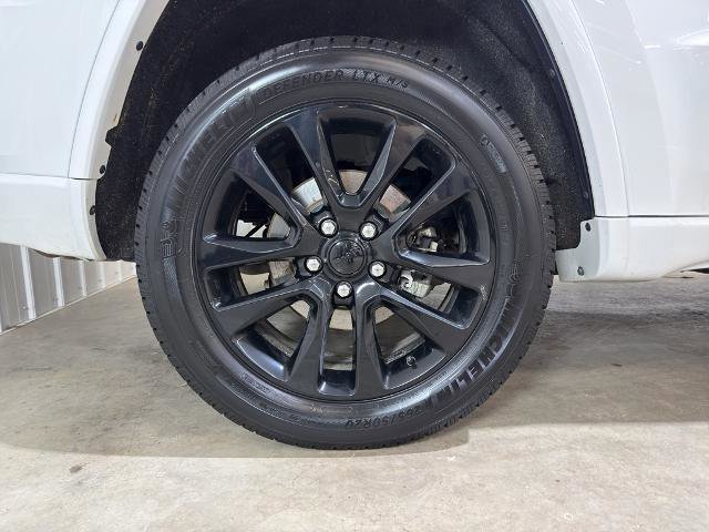 Used 2019 Jeep Grand Cherokee Altitude image 25