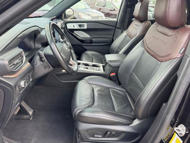 Certified 2022 Ford Explorer Platinum w/ Equipment Group 601A AWD/4WD image 9
