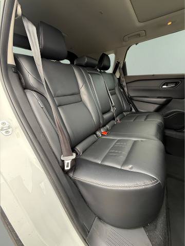Used 2023 Nissan Rogue SL w/ SL Premium Package AWD/4WD image 16