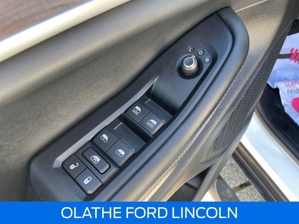 Used 2024 Jeep Grand Cherokee Limited w/ Luxury Tech Group II image 21