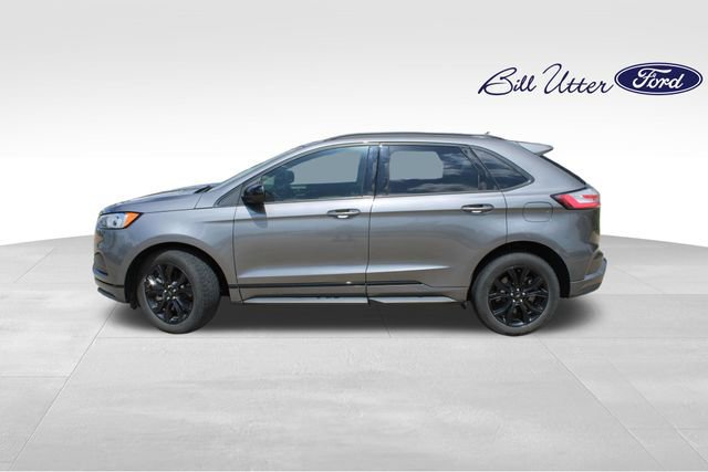 Certified 2022 Ford Edge SE w/ Black Appearance Package AWD/4WD image 2