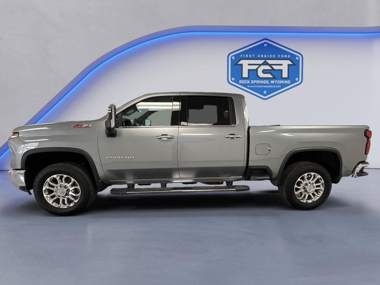 Used 2025 Chevrolet Silverado 2500 LTZ w/ LTZ Premium Package AWD/4WD image 5