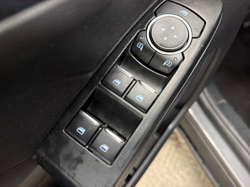 Certified 2025 Ford Escape ST-Line FWD image 17