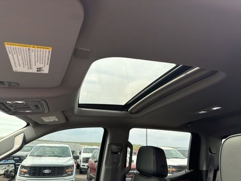 Used 2024 GMC Sierra 1500 Denali AWD/4WD image 11