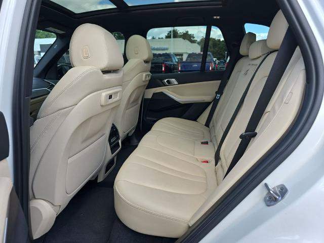 Used 2022 BMW X5 xDrive40i w/ Premium Package AWD/4WD image 17