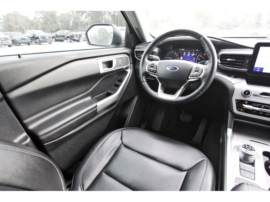 Certified 2020 Ford Explorer XLT w/ Equipment Group 202A image 11