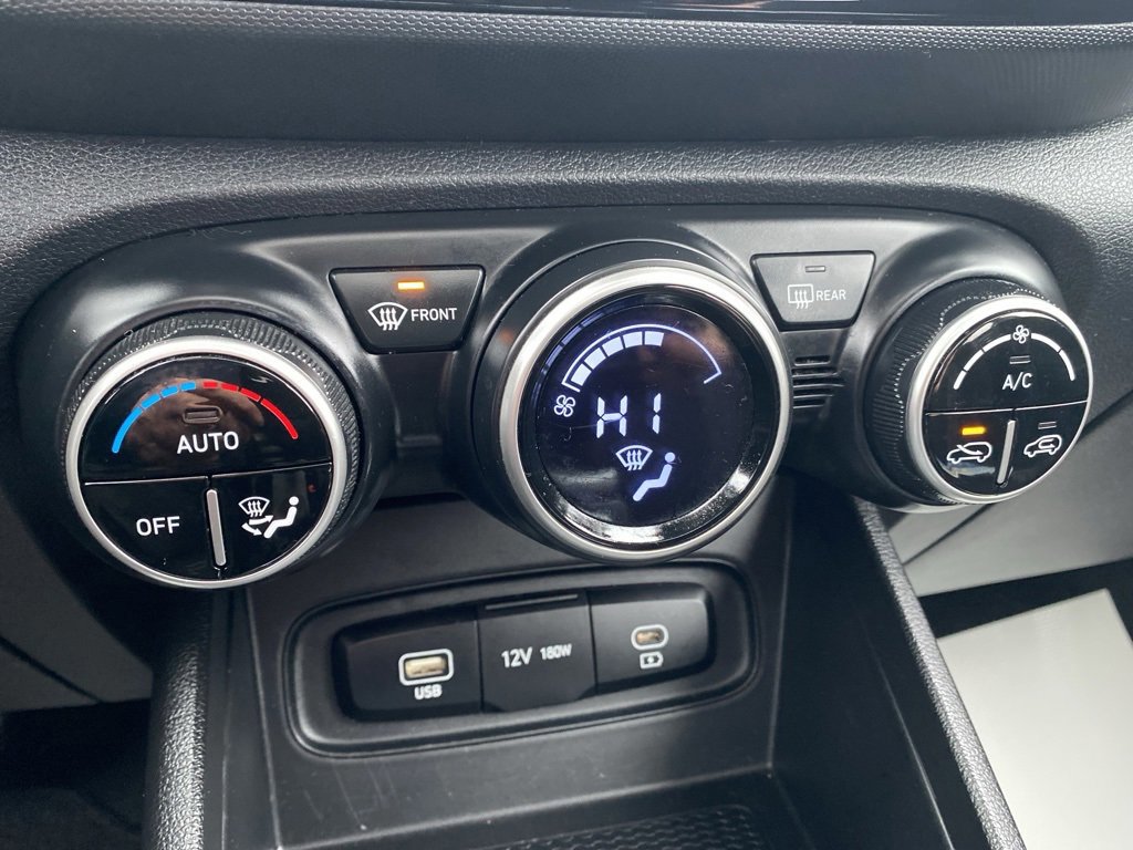 Used 2023 Hyundai Venue SEL image 30