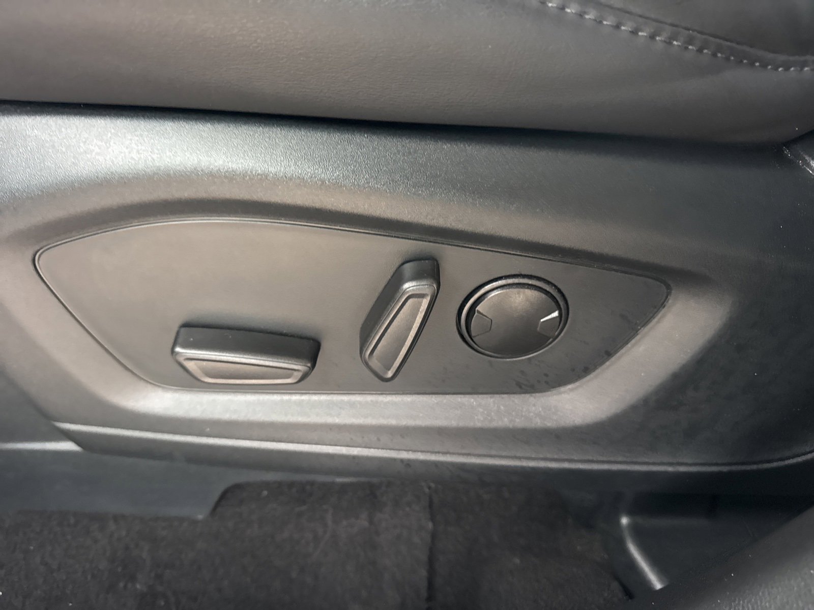 Certified 2023 Ford Explorer XLT w/ Equipment Group 202A image 25