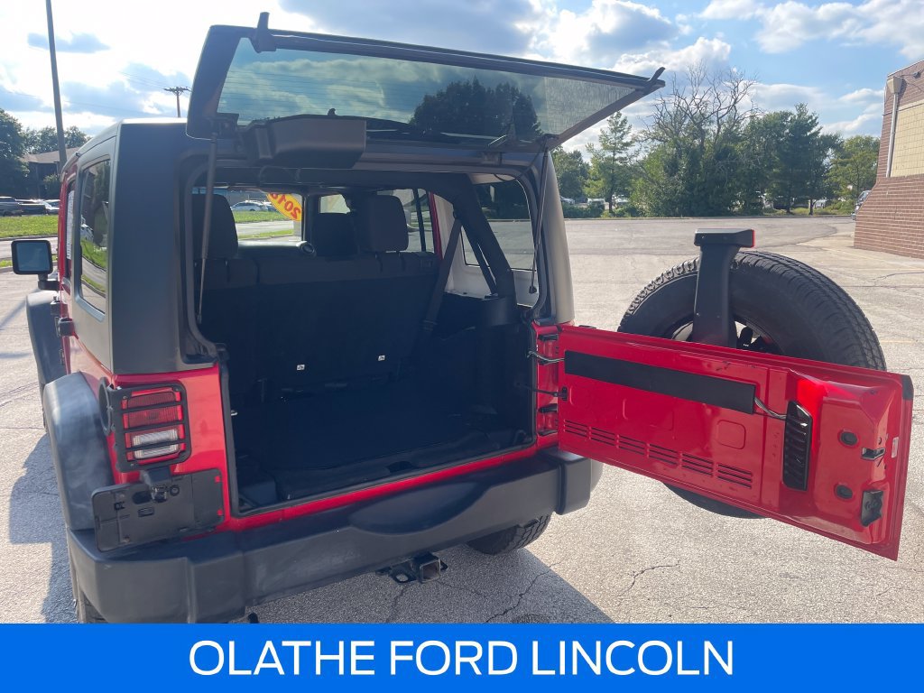 Used 2018 Jeep Wrangler Unlimited Sport S AWD/4WD image 28