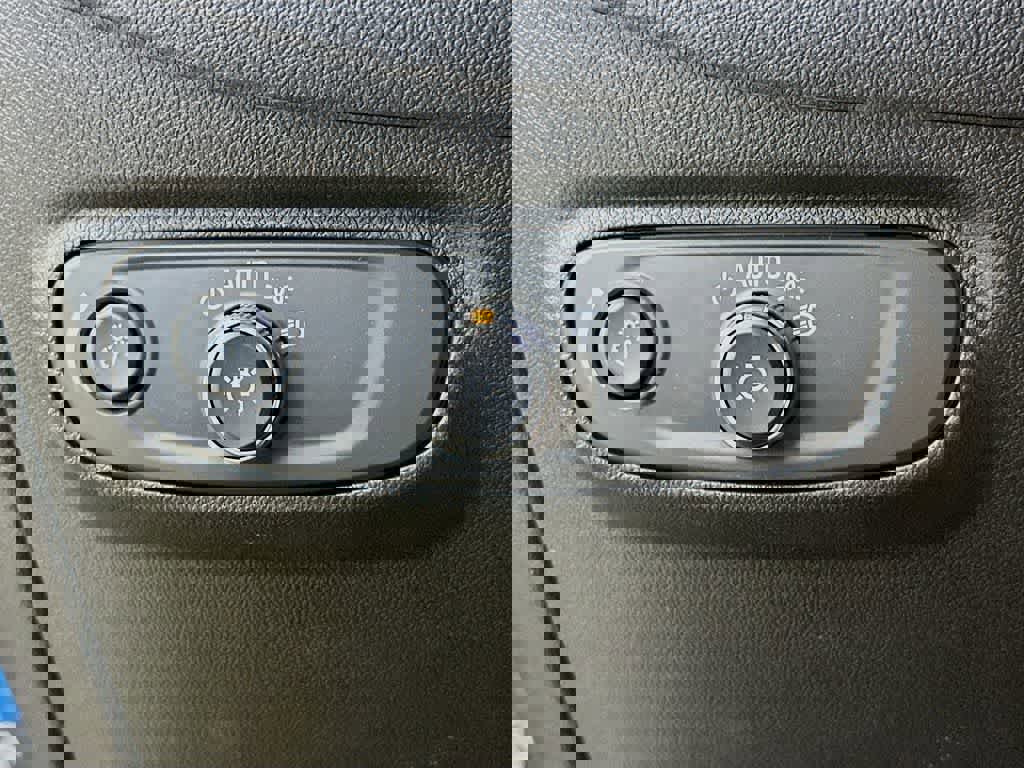 Used 2020 Chevrolet Equinox LT w/ LPO, Floor Liner Package image 27