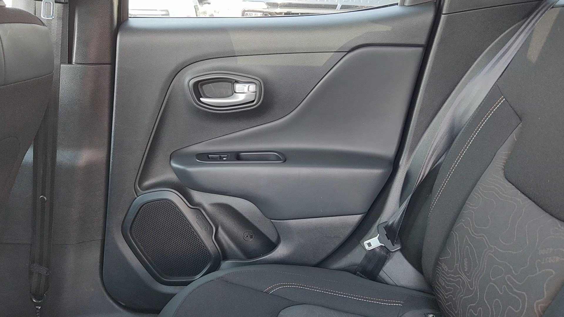 Used 2023 Jeep Renegade Latitude AWD/4WD image 16