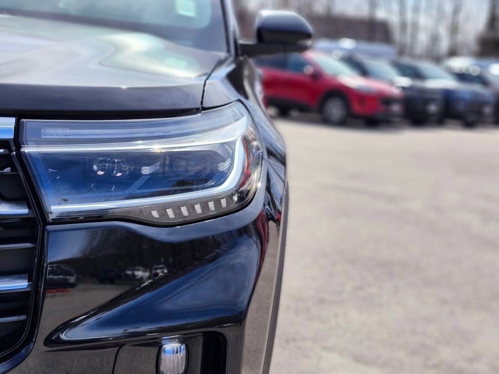 Certified 2025 Ford Explorer Platinum w/ LUX Leather Package image 10