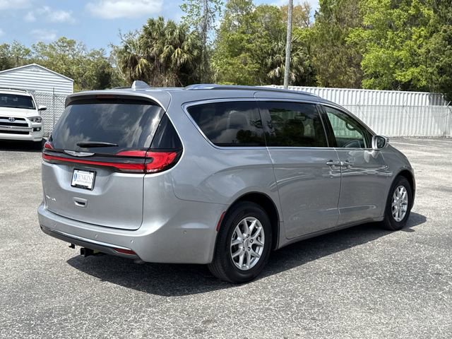Used 2021 Chrysler Pacifica Touring-L w/ Premium & Safety Sphere Group image 9