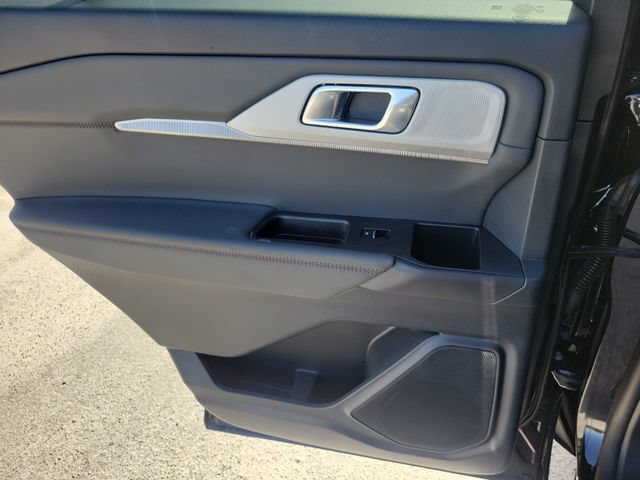 Certified 2025 Ford Explorer Active w/ Active Comfort Package RWD image 15
