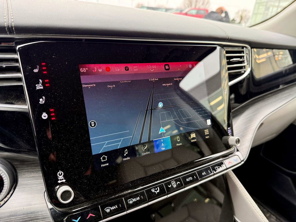 Used 2023 Jeep Wagoneer L Series III w/ Premium Group I image 26