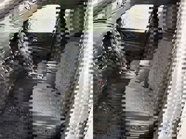 Used 2024 Chevrolet Equinox LT image 3