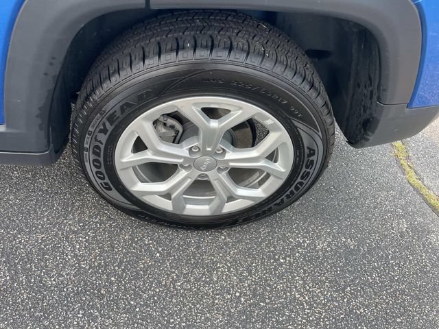 Used 2024 Jeep Compass Latitude AWD/4WD image 17