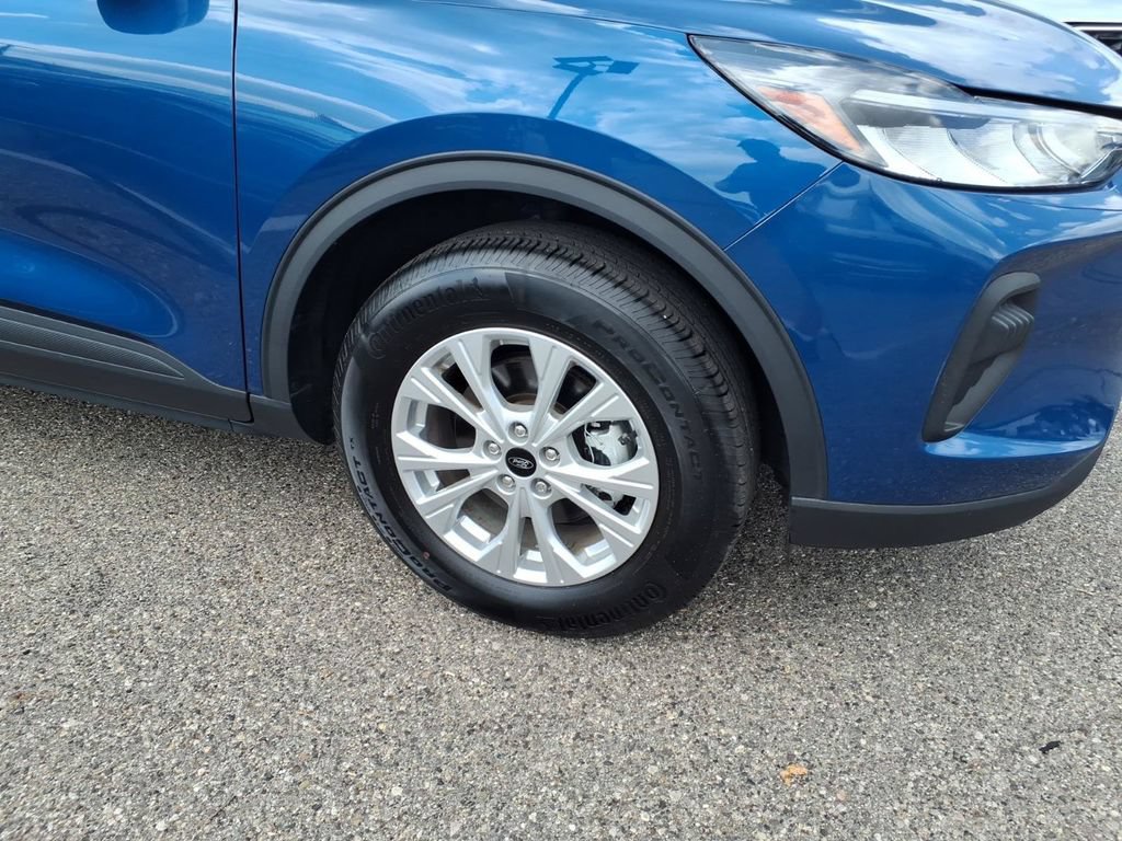 Certified 2023 Ford Escape Active AWD/4WD image 4