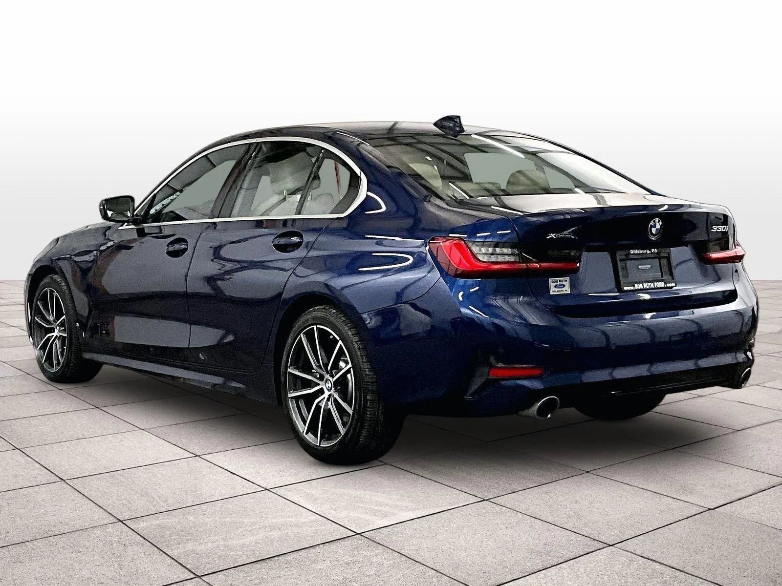 Used 2019 BMW 330i xDrive Sedan w/ Driving Assistance Package image 10