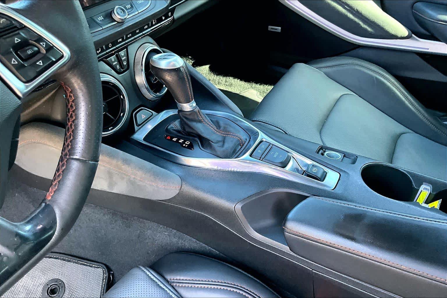 Used 2017 Chevrolet Camaro LT RWD image 17
