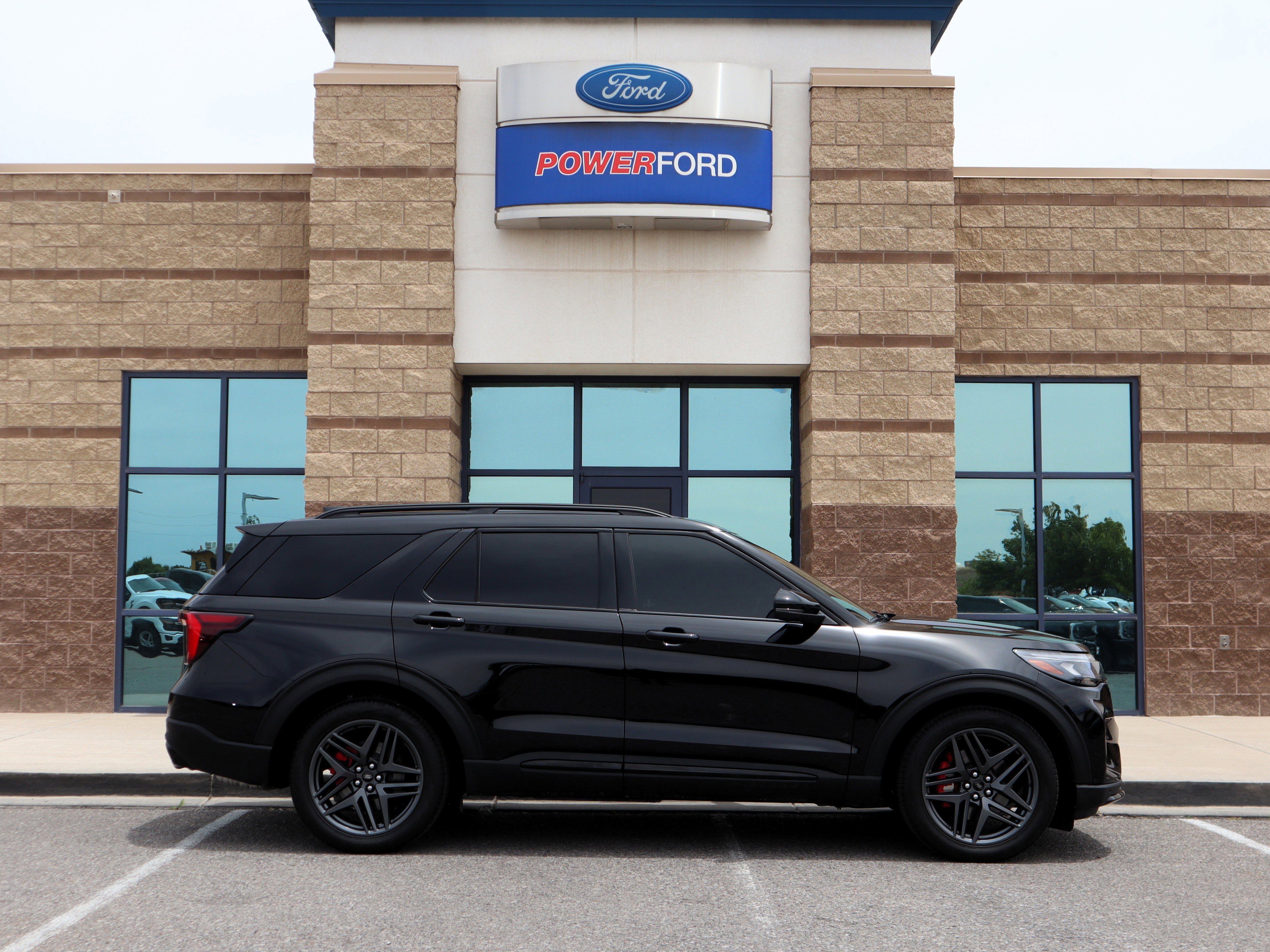 Certified 2025 Ford Explorer ST w/ Sun And Sound Package AWD/4WD image 5