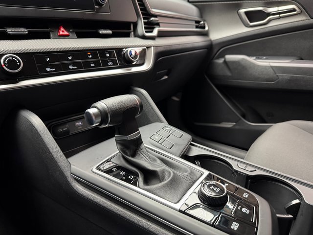 Used 2023 Kia Sportage LX image 20