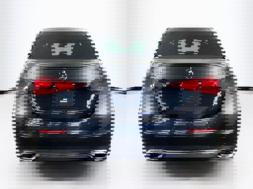 Used 2022 Mercedes-Benz C 300 4MATIC Sedan image 4