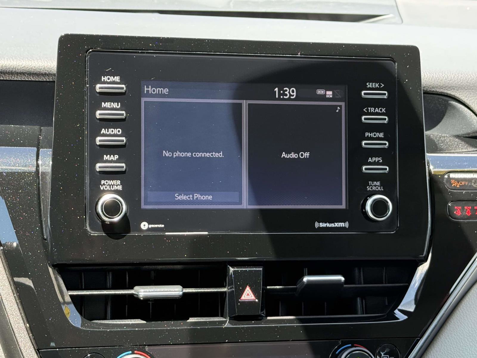 Used 2022 Toyota Camry SE FWD image 8