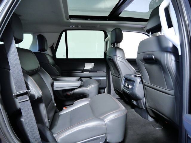 Certified 2025 Ford Expedition Active AWD/4WD image 12