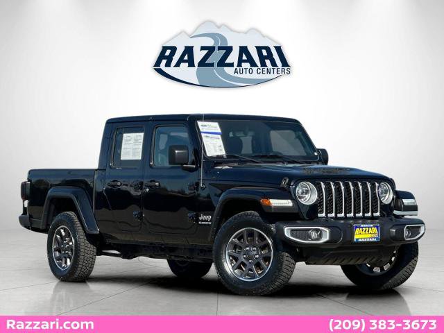 Used 2021 Jeep Gladiator Overland AWD/4WD image 1