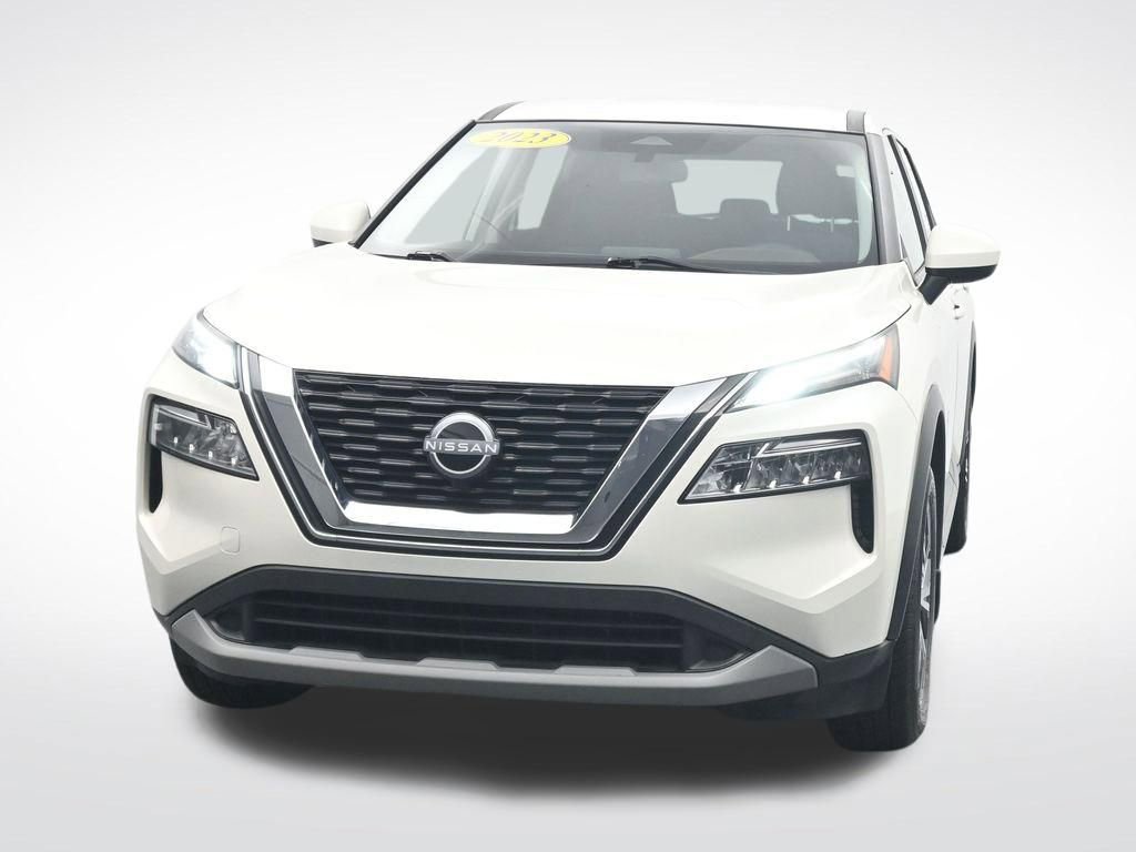 Used 2023 Nissan Rogue SV FWD image 2