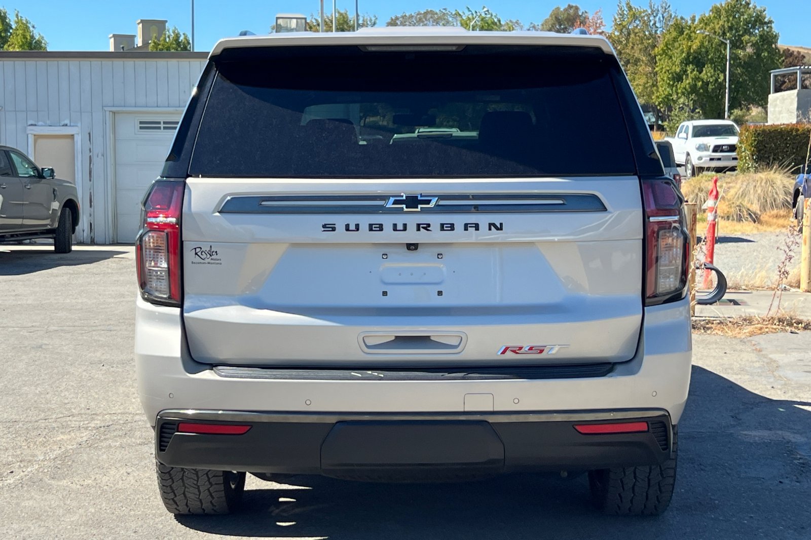 Used 2022 Chevrolet Suburban RST w/ Luxury Package AWD/4WD image 5
