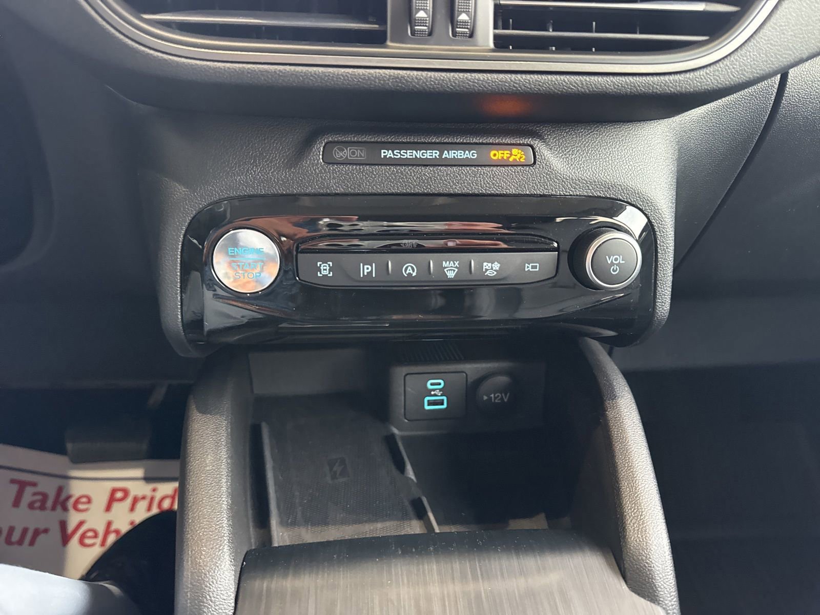 Certified 2023 Ford Escape Platinum image 32