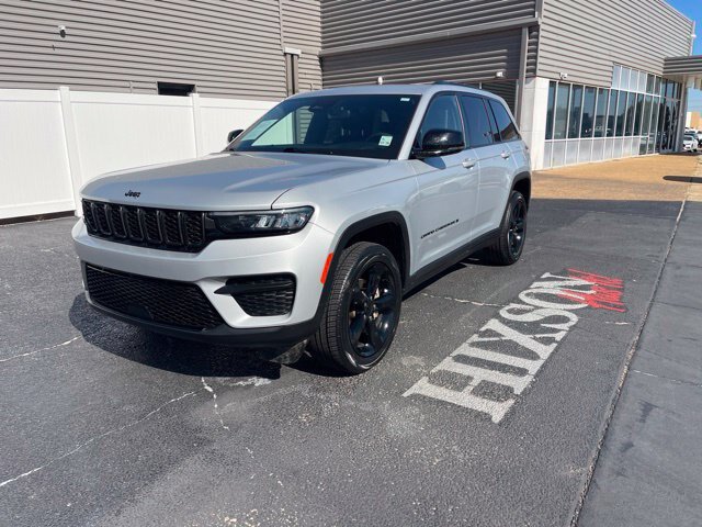 Used 2024 Jeep Grand Cherokee Altitude
