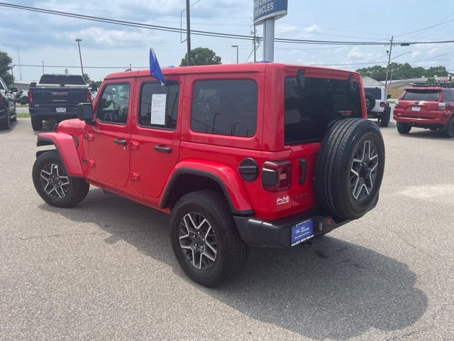 Used 2025 Jeep Wrangler Unlimited Sahara AWD/4WD image 2