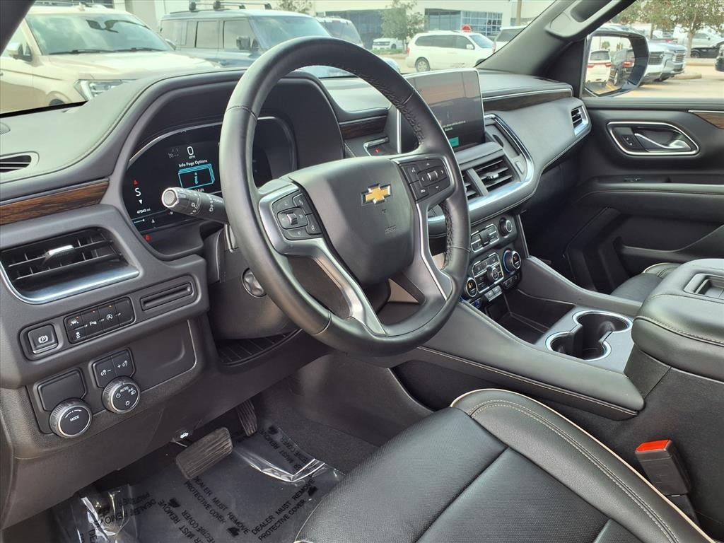 Used 2024 Chevrolet Suburban Premier image 10