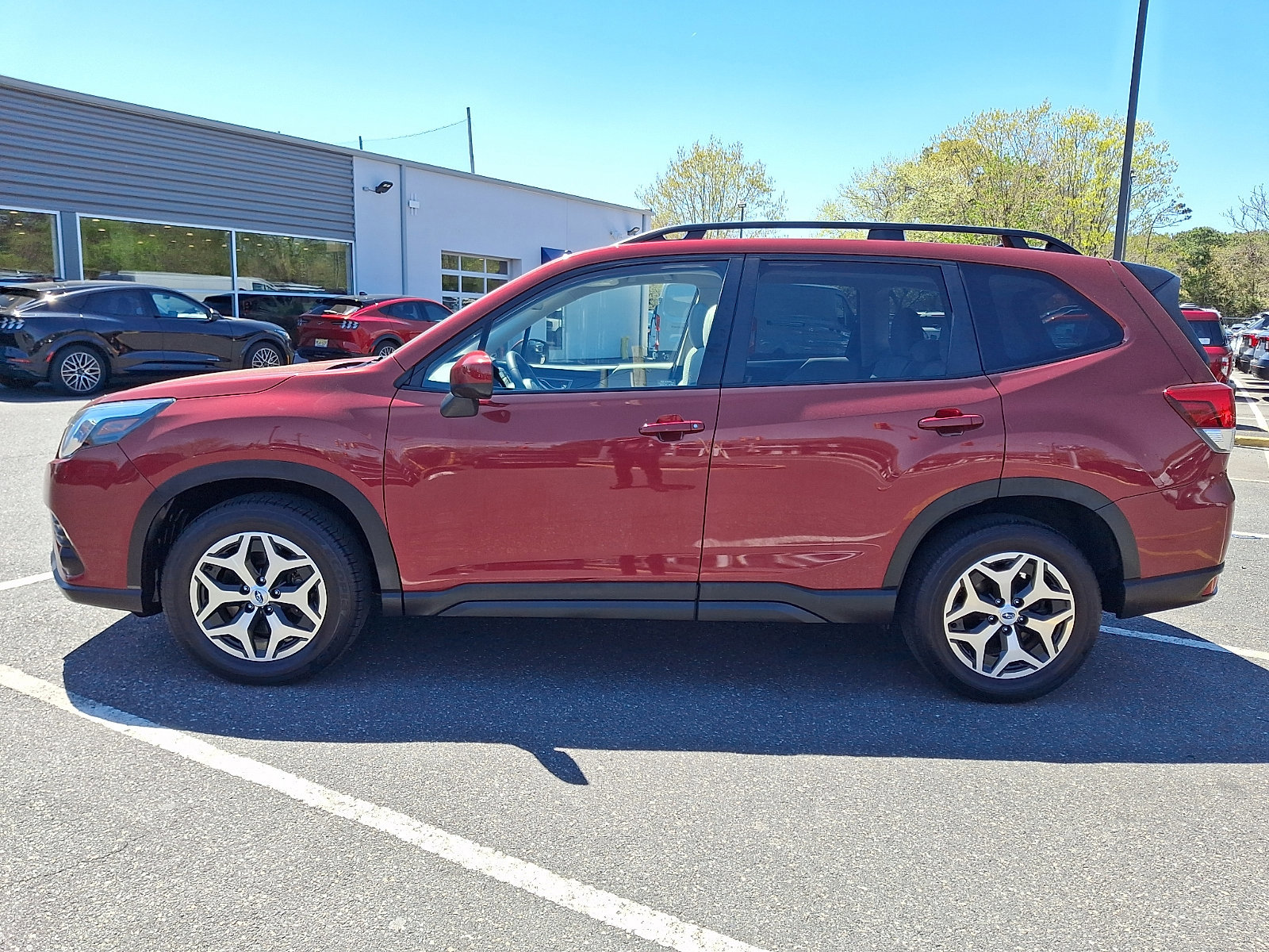 Used 2024 Subaru Forester Premium AWD/4WD image 9